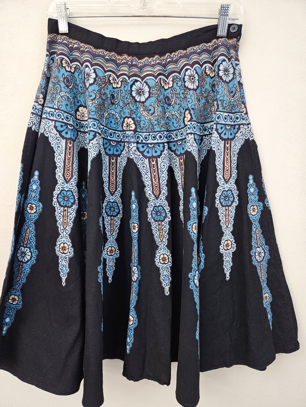 Bohemian Blue Floral Tiered Midi Skirt - Black/Blue Size S